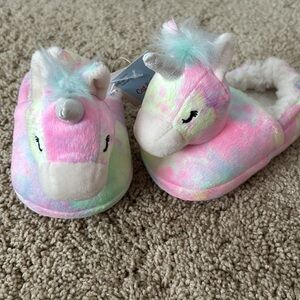 Toddler Girls' Magic Unicorn Slippers - Cat & Jack size SMALL / NEW WITH…